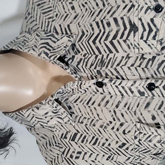 Shirt - Picture 4 of 8